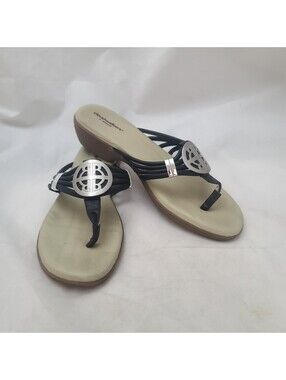 Cloudwalkers by Avenue Thong Sandals Size 10 Black Strappy Metal Embellishments